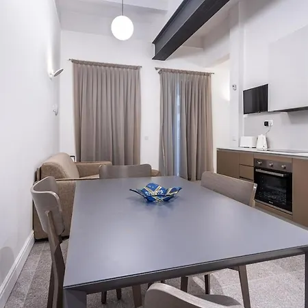 Апартаменты Old Theatre - Tremiti